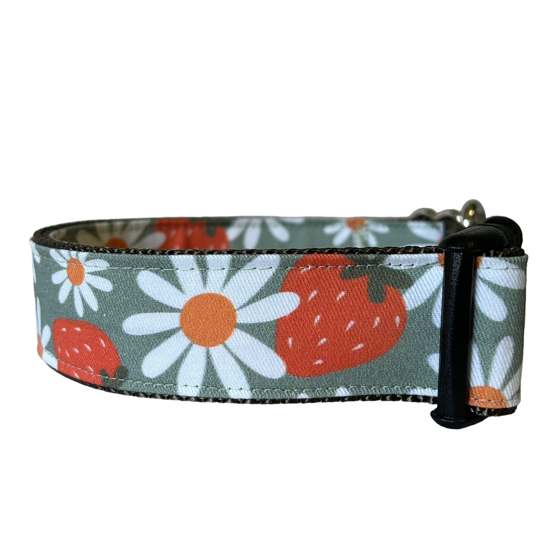 Strawberries and Daisy Collar - Sew Fetch Dog Company